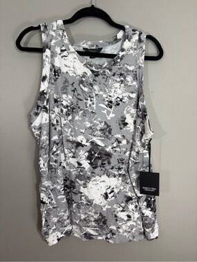 Simply Vera Vera Wang Gray and White Floral Tank Top